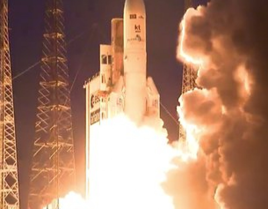 Ariane 5 liftoff medium3