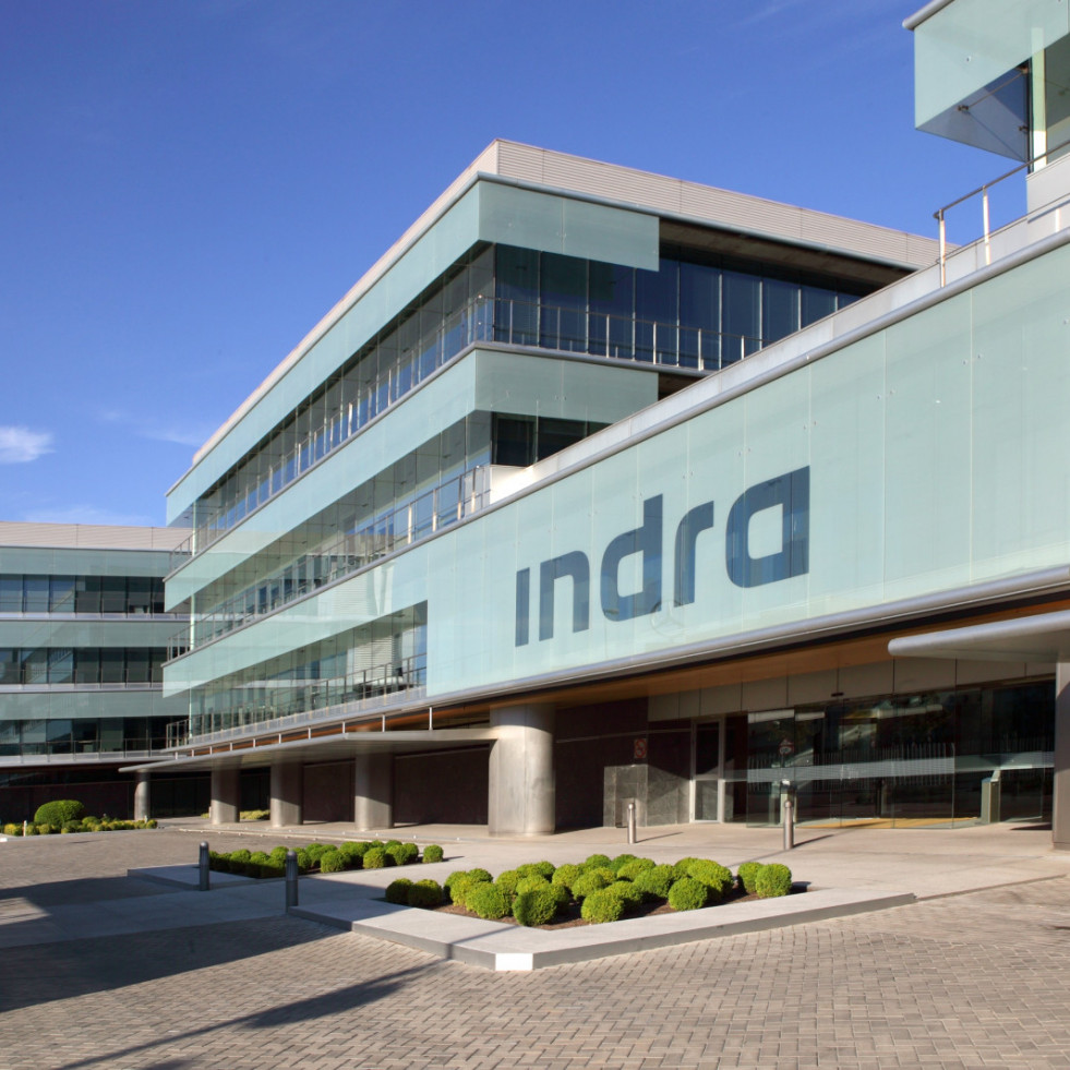Defensa tira de los ingresos y beneficios de Indra