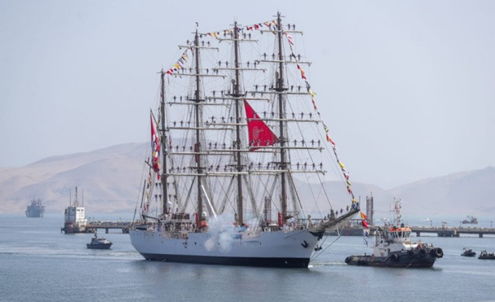 El buque escuela de Perú completa la circunnavegación del planeta