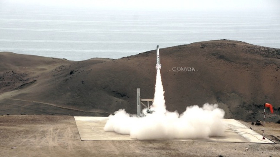 Lanzamiento del cohete sonda Paulet 1C, desde Punta Lobos. Foto Conida