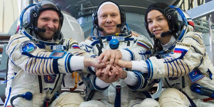 Tripulantes de la misión. Foto Roscosmos.