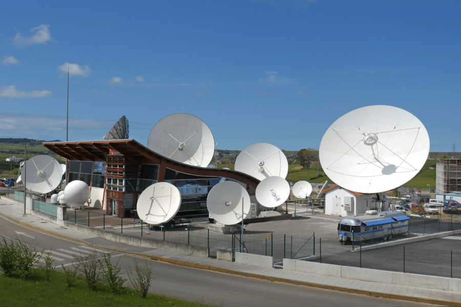 Antenas de conexión. Foto Santander Teleport.
