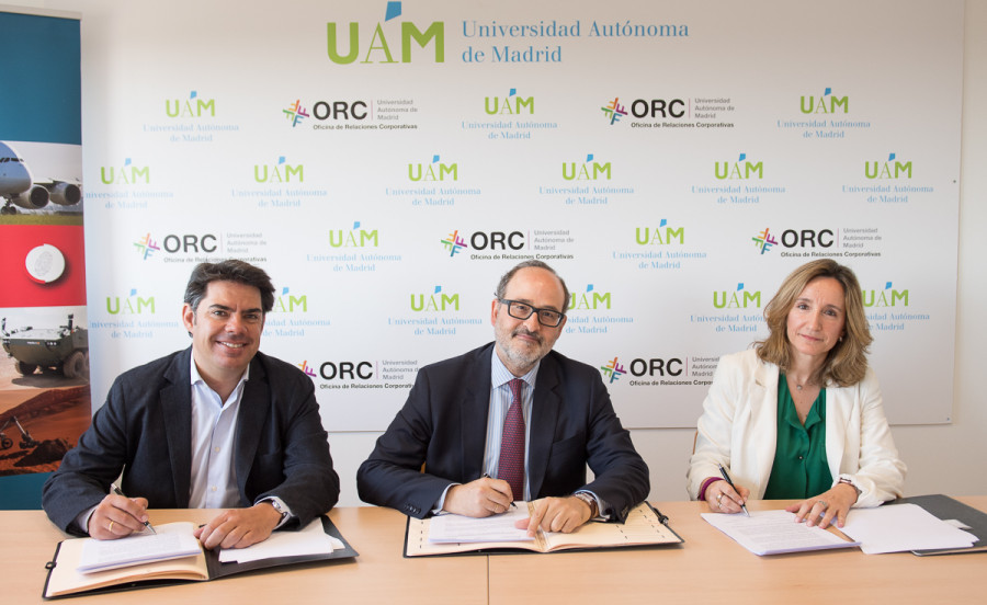 Firma del acuerdo. Foto Tedae.