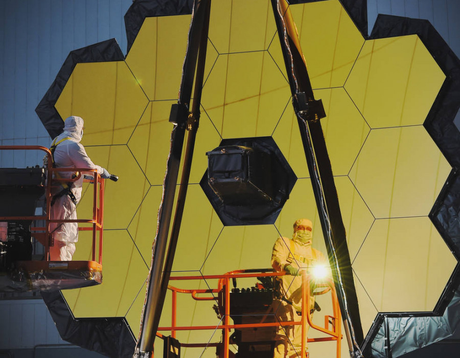 Inspecting JWST s primary mirror