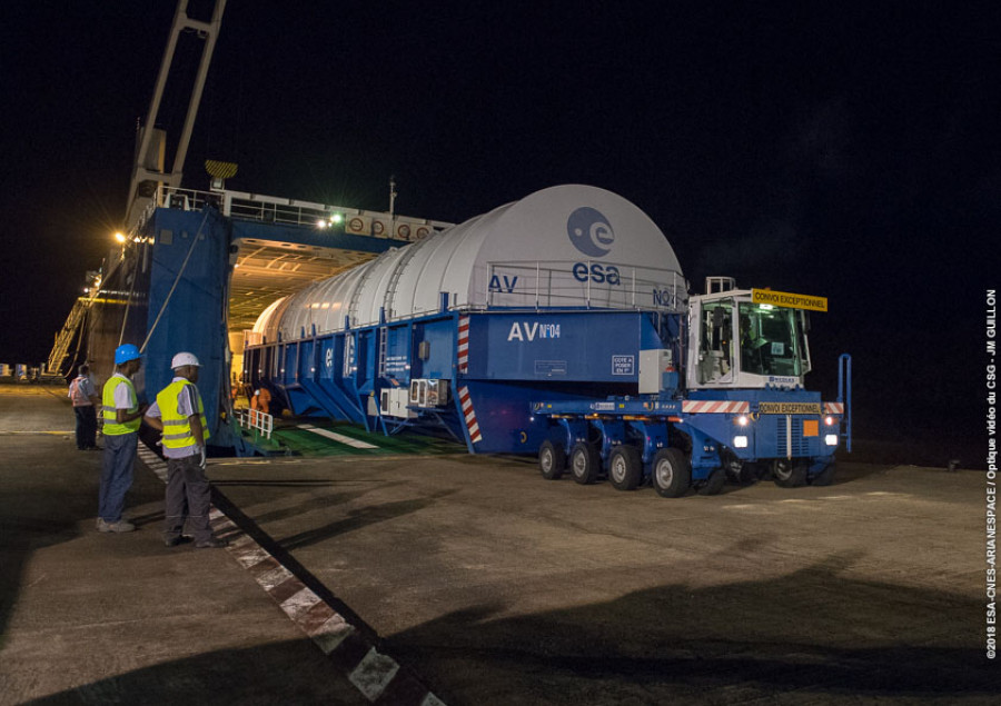 Ariane stage arriving