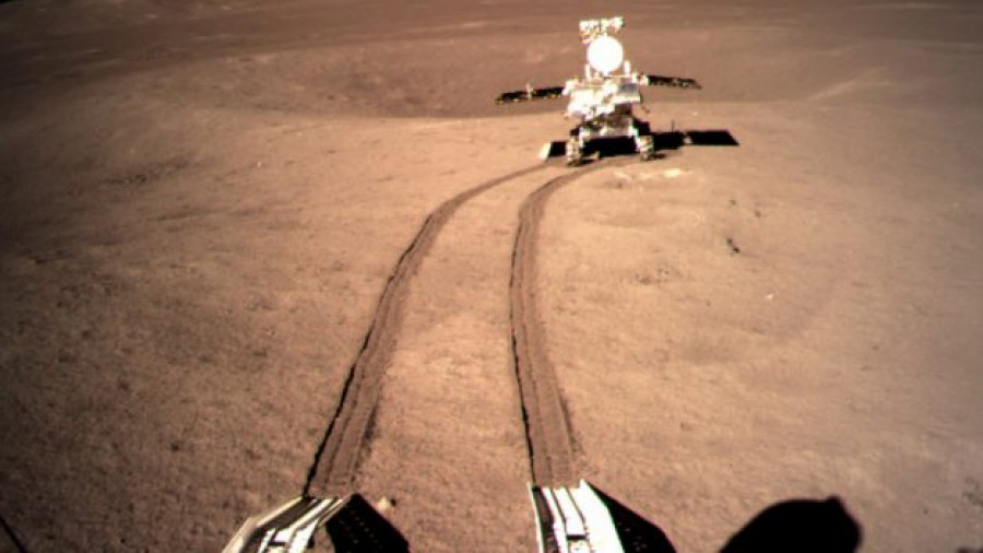 Yutu-2 en la Luna. Foto Observatorios Astronómicos de China.