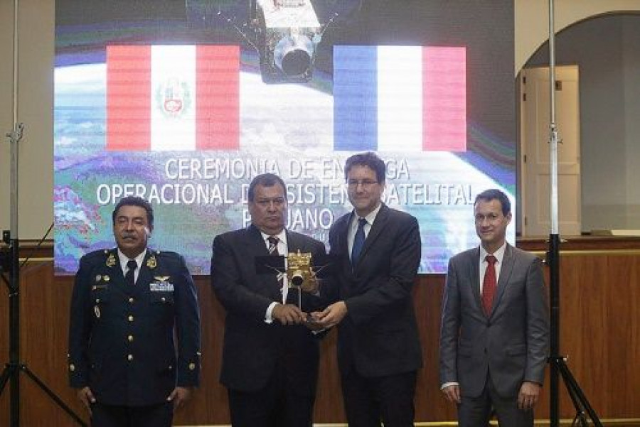 Perusat 1 entregasistemasatelital controloperacional dic2016 mindefperu 02 520
