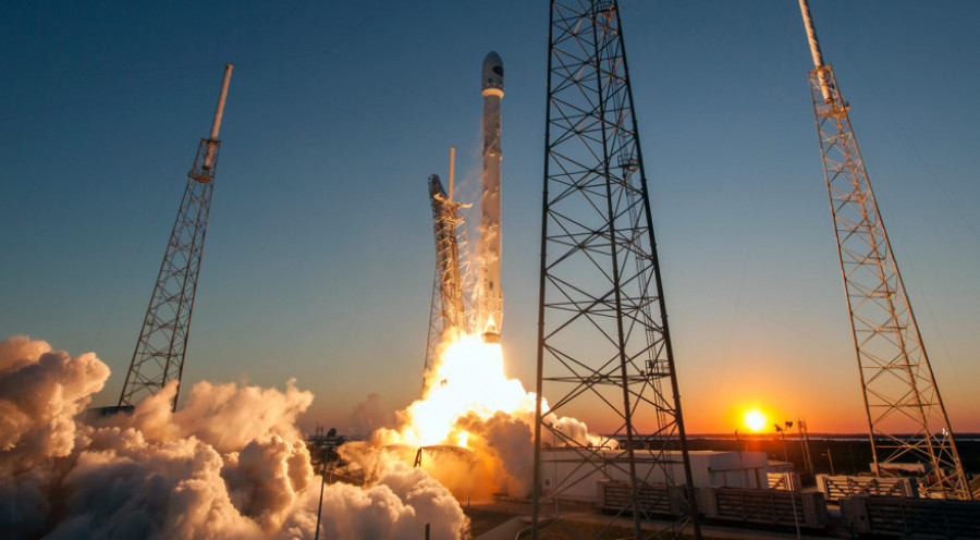Falcon 9 DSCOVR Launch 879x485