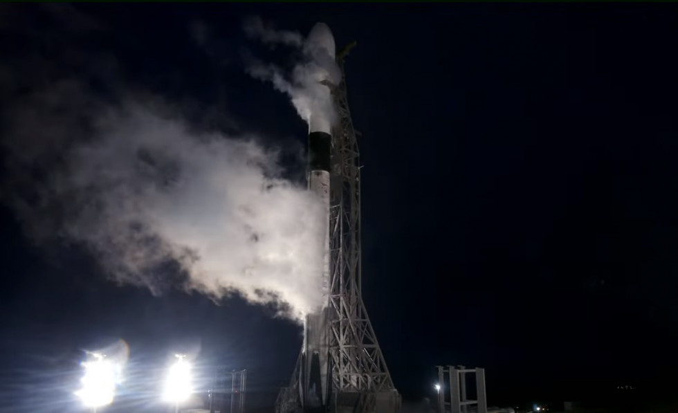 Falcon 9 antes del lanzamiento