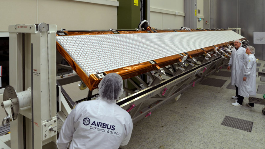 Sentinel1B Copyright AirbusDS ARuttloff