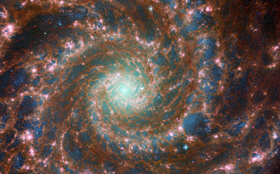 Phantom Galaxy across the spectrum pillars