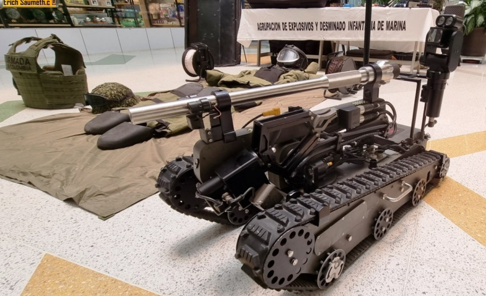 La Armada de Colombia incorpora el robot antiexplosivos Allen Vanguard Digital DV420