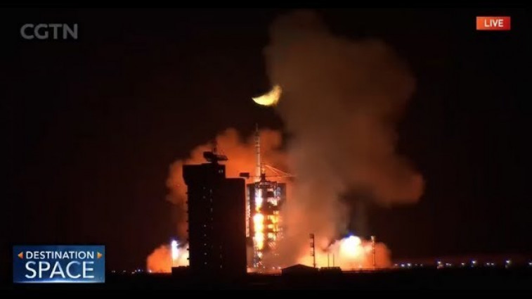 Así ha sido el lanzamiento del cohete chino Shenzhou-15