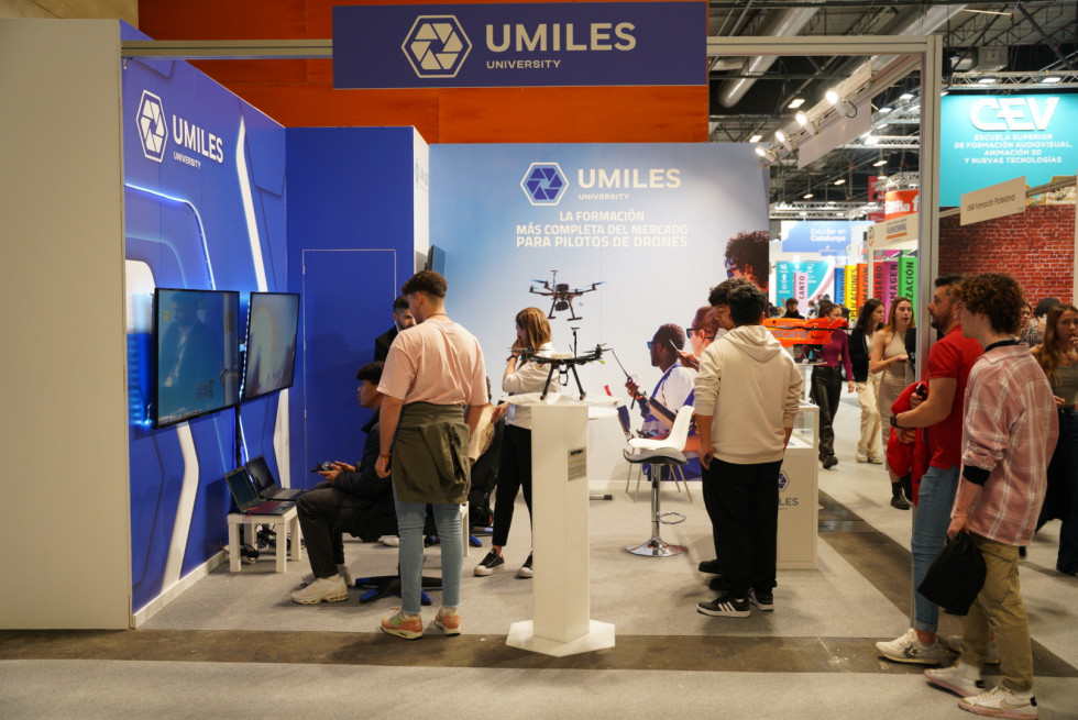 Umiles presenta en Aula sus nuevos cursos formativos en drones