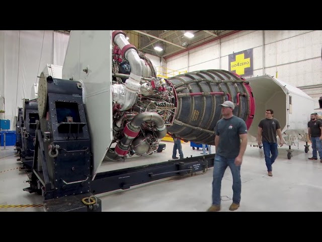 Vídeo: la NASA conecta los cuatro motores RS-25 en el cohete SLS