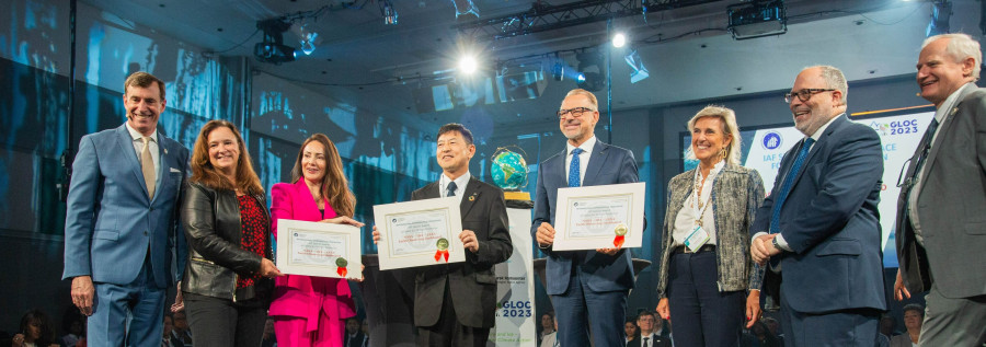 ESA receives Space for Climate Protection Award pillars