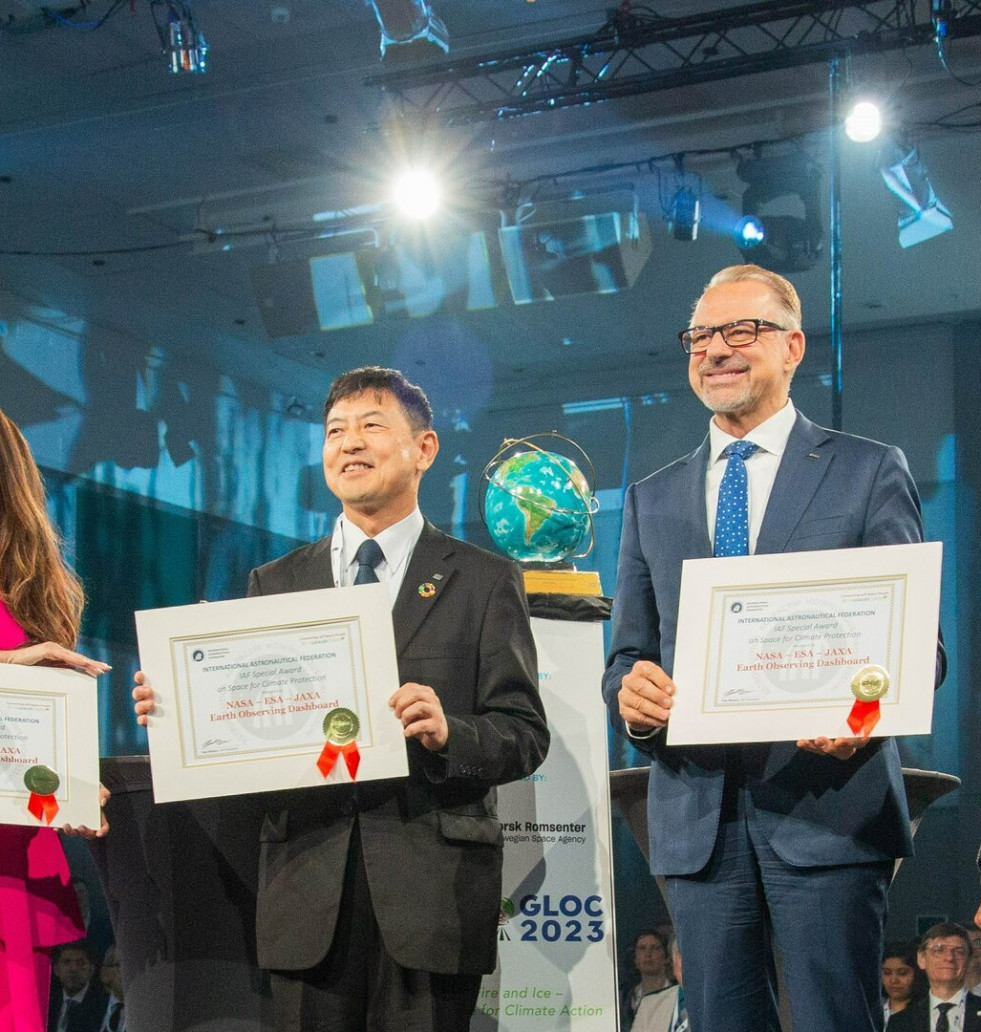 ESA receives Space for Climate Protection Award pillars