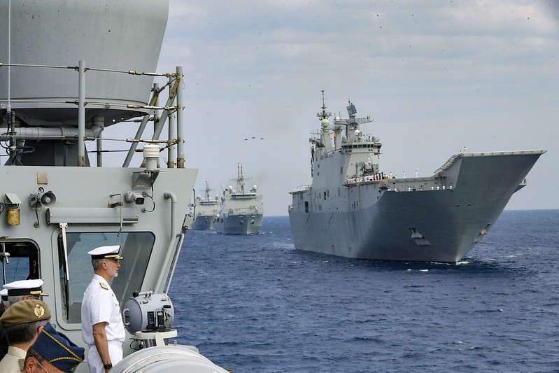 Las imágenes de la espectacular exhibición de la Armada por el Día de las Fuerzas Armadas