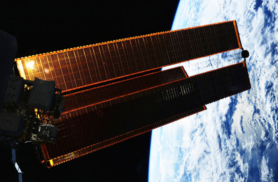 Space Station solar panels article