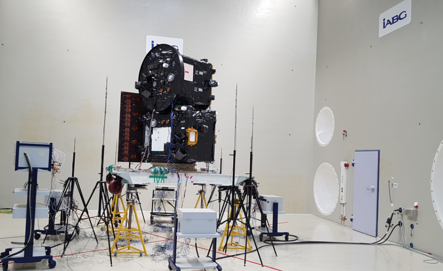 Sener Pareja de satelites Proba 3 en configuracion de lanzamiento apilados durante pruebas acusticas en instalaciones de IABG Alemania