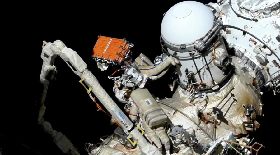 NASA TV caminata espacial cosmonauts prep radar comms system