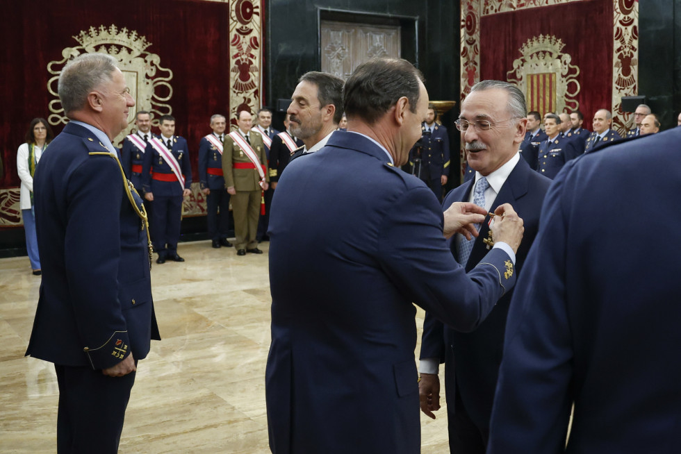 Acto de imposición de condecoraciones JEMA LFA