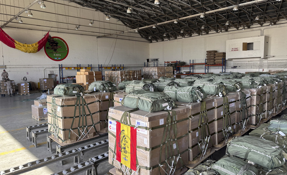 Fotogalería: envío de ayuda humanitaria a Gaza desde la Base Aérea de Zaragoza
