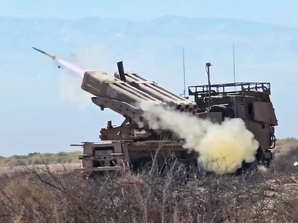 El Ejército de Chile evalúa la precisión de los artilleros del LAR 160 en un ejercicio de tiro en Arica