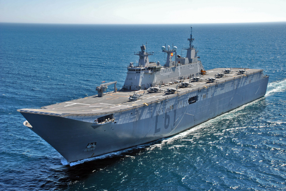 El LHD Juan Carlos I relevará al buque Galicia en el despliegue de la Armada en Valencia tras la DANA
