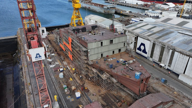 Asmar presenta al subsecretario Montero el avance del primer buque multipropósito de la Armada de Chile