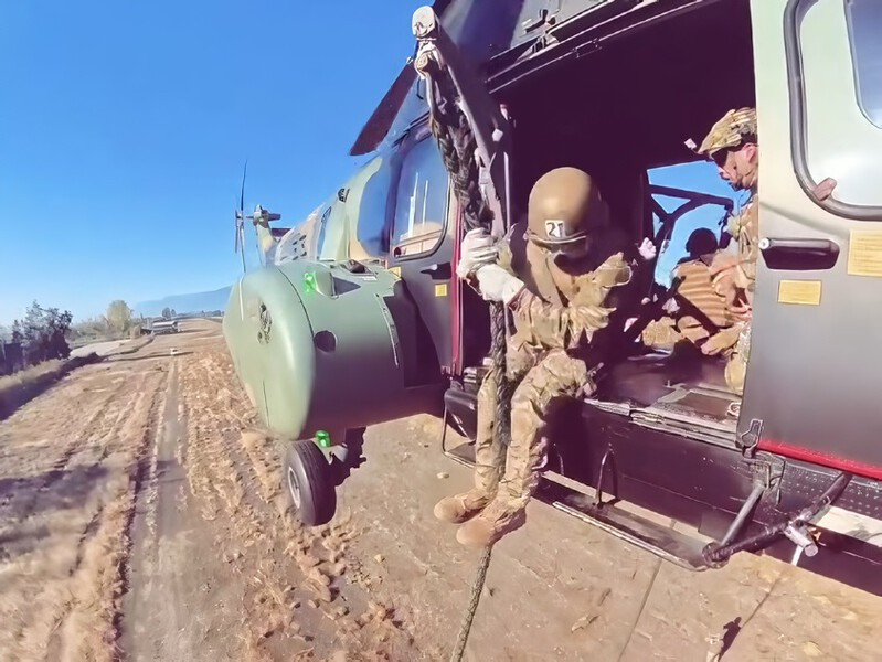 El Ejército de Chile gradúa a la primera promoción de soldados conscriptos capacitados en asalto vertical