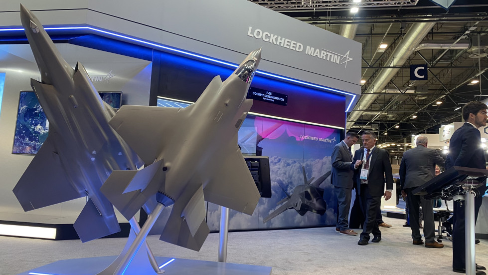 La estadounidense Lockheed Martin defiende en Feindef una visión global de la industria, con el caza F-35 de fondo
