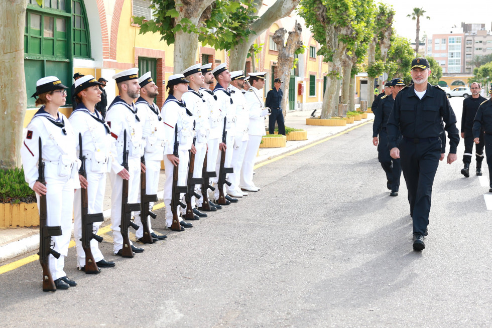 Felipe VI se embarca en el submarino S-81 Isaac Peral en Cartagena para comprobar su plena operatividad