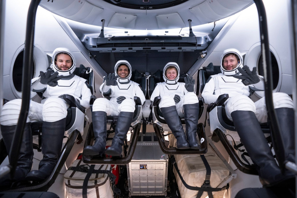 Axiom space 4