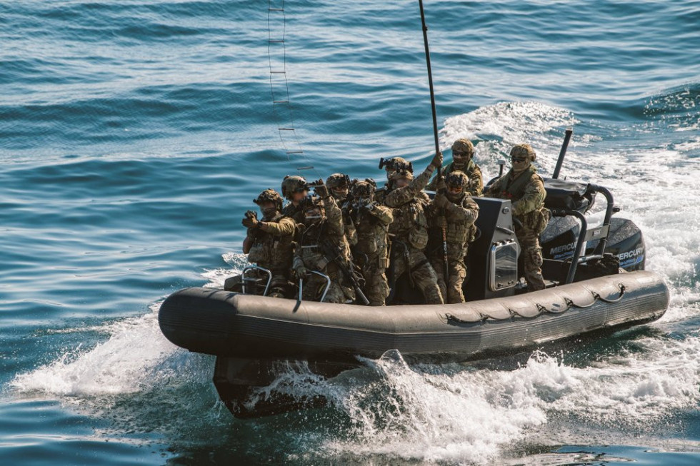 La Armada de Chile emplea los botes Pumar AR740 BT en ejercicio de interdicción marítima con los Navy Seals