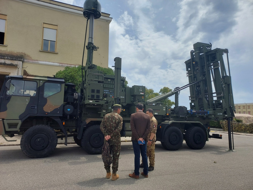 El Ejército Brasileño viaja a Italia para conocer el sistema de artillería antiaérea media Emads