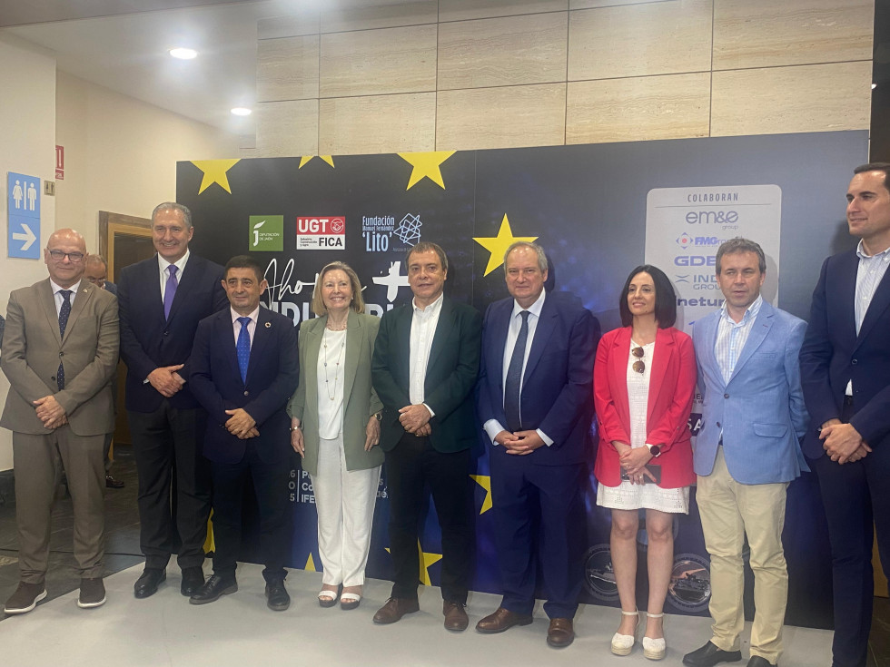 Defensa, Industria y empresas se conjuran para colaborar en los nuevos programas y eludir las duplicidades