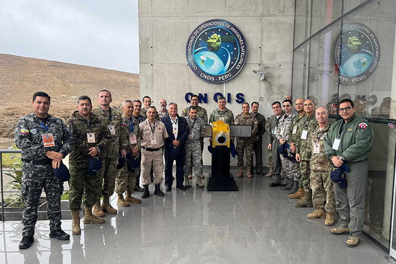 La FACh conoce las capacidades del Grufe y espaciales de la Fuerza Aérea del Perú