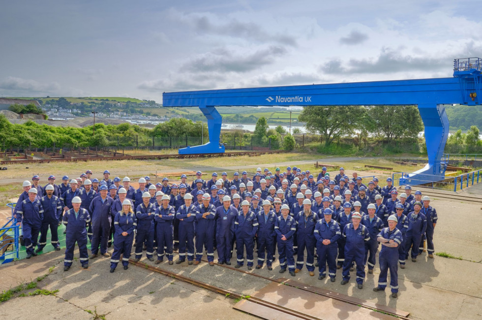 El logo de Navantia ya luce en sus astilleros de Escocia e Inglaterra tras la adquisición de Harland & Wolff