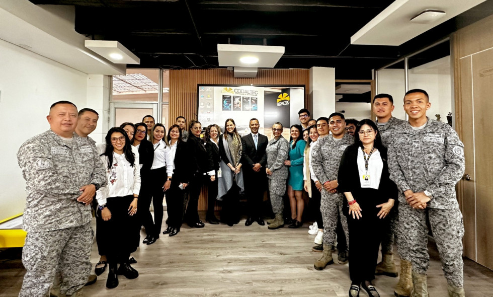 El ministro de Defensa colombiano visita Codaltec y se adentra en sus desarrollos tecnológicos más relevantes