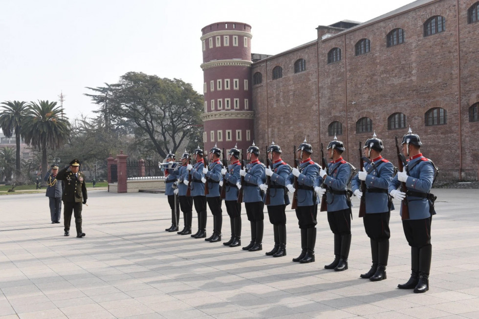 El Ejército de Chile recibe visita de alto nivel del Ejército del Perú para impulsar cooperación militar