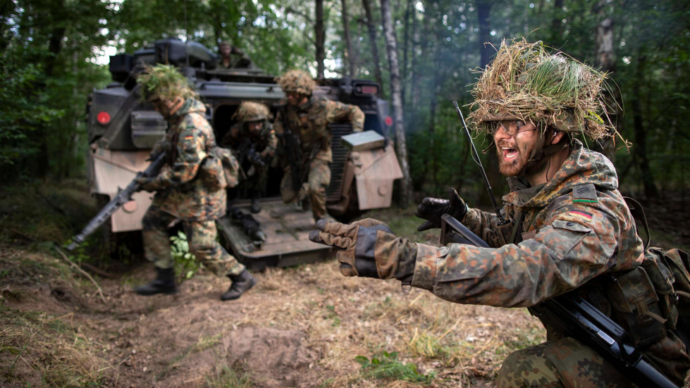 Alemania prepara una lista de la compra de armamento que suma más de 350.000 millones de euros